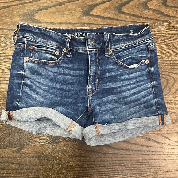 American Eagle Women’s Denim Shorts size 4 - Picture 1 of 3